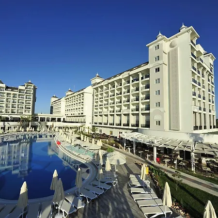 & River & Resort 5*