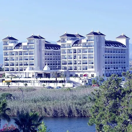 Üdülőközpont & River & 5*